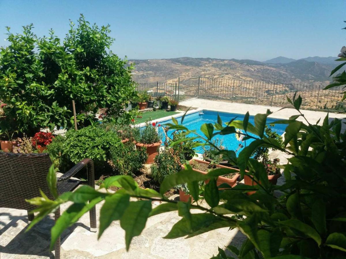 Georgia'S House Bed & Breakfast Fyti Екстериор снимка