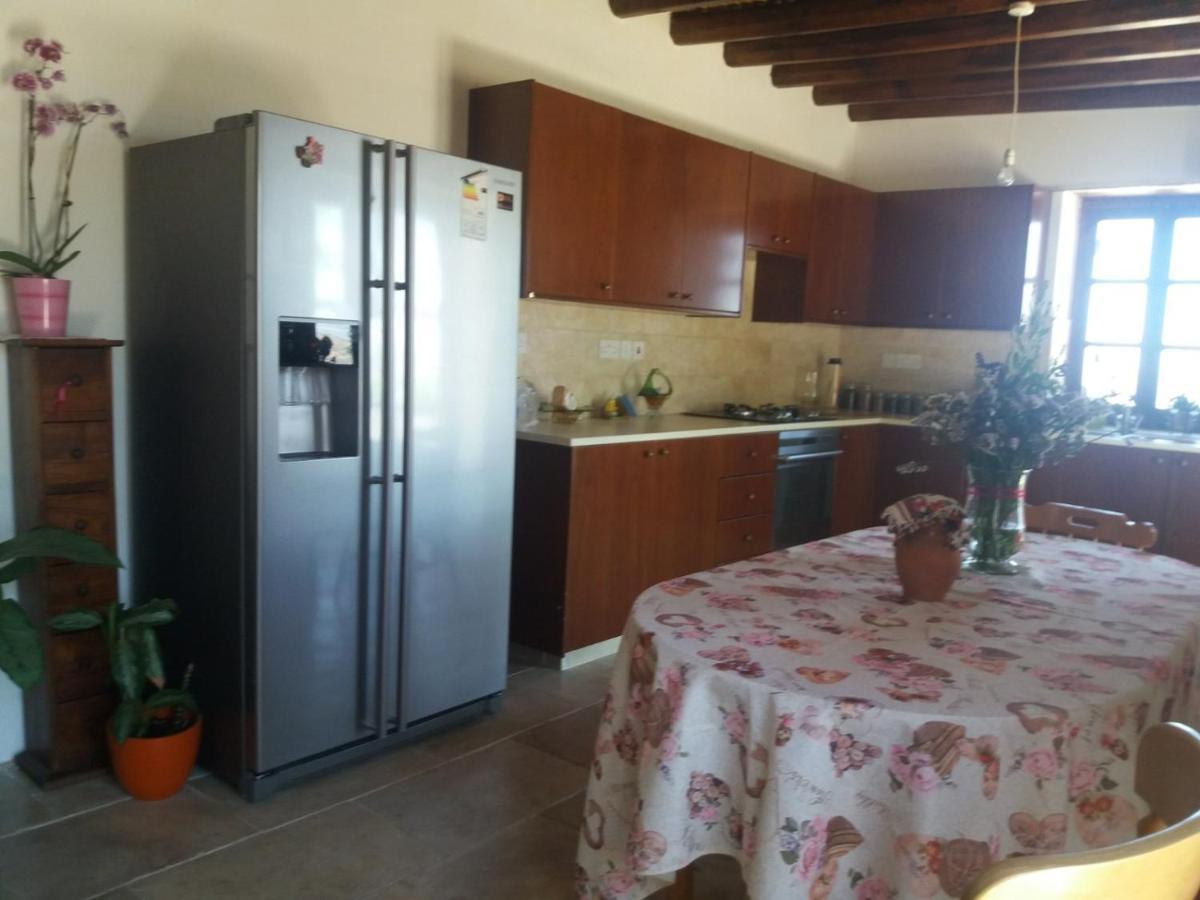 Georgia'S House Bed & Breakfast Fyti Екстериор снимка