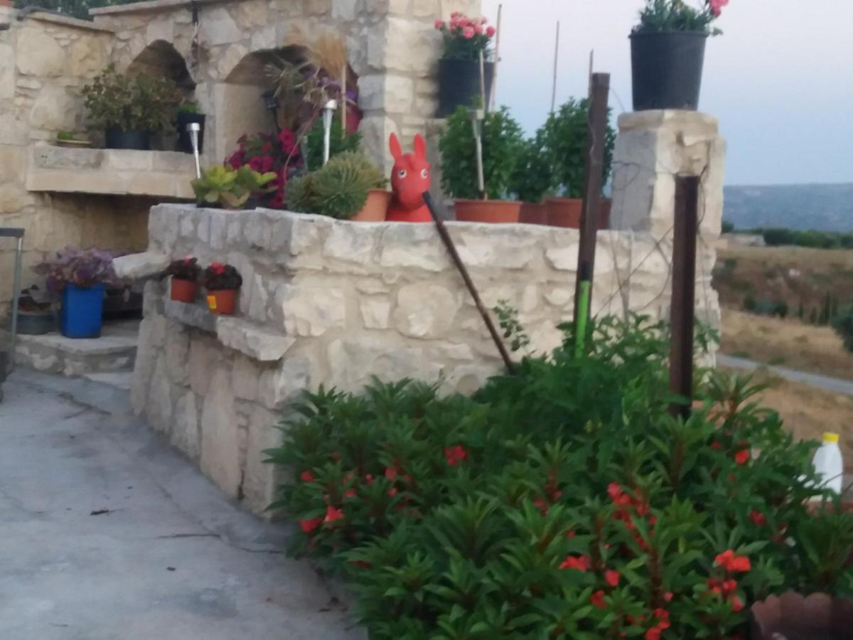 Georgia'S House Bed & Breakfast Fyti Екстериор снимка