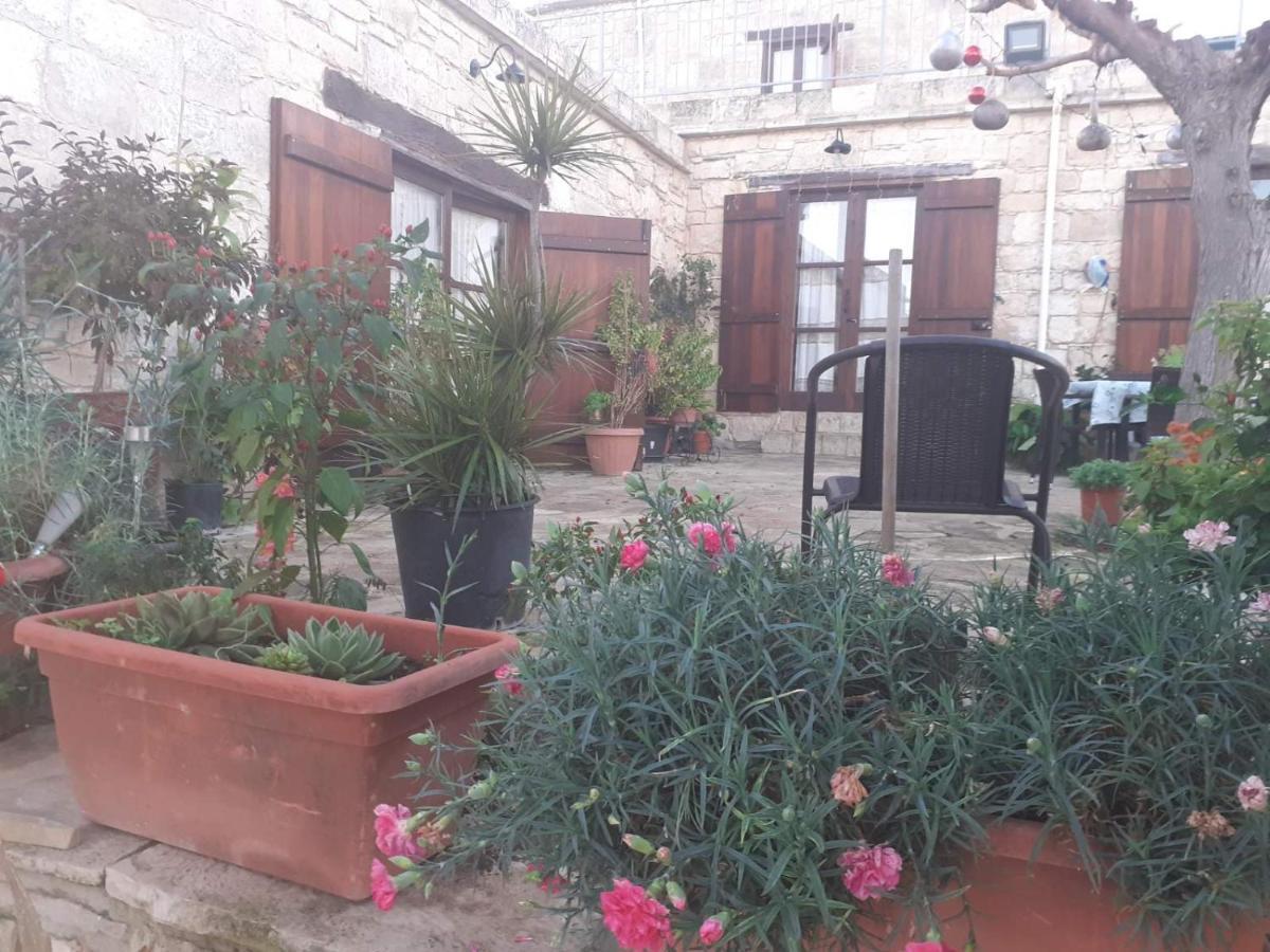 Georgia'S House Bed & Breakfast Fyti Екстериор снимка