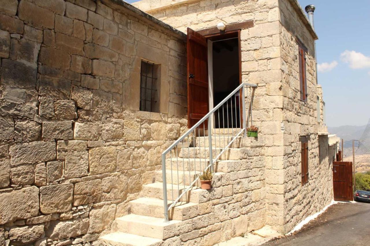 Georgia'S House Bed & Breakfast Fyti Екстериор снимка