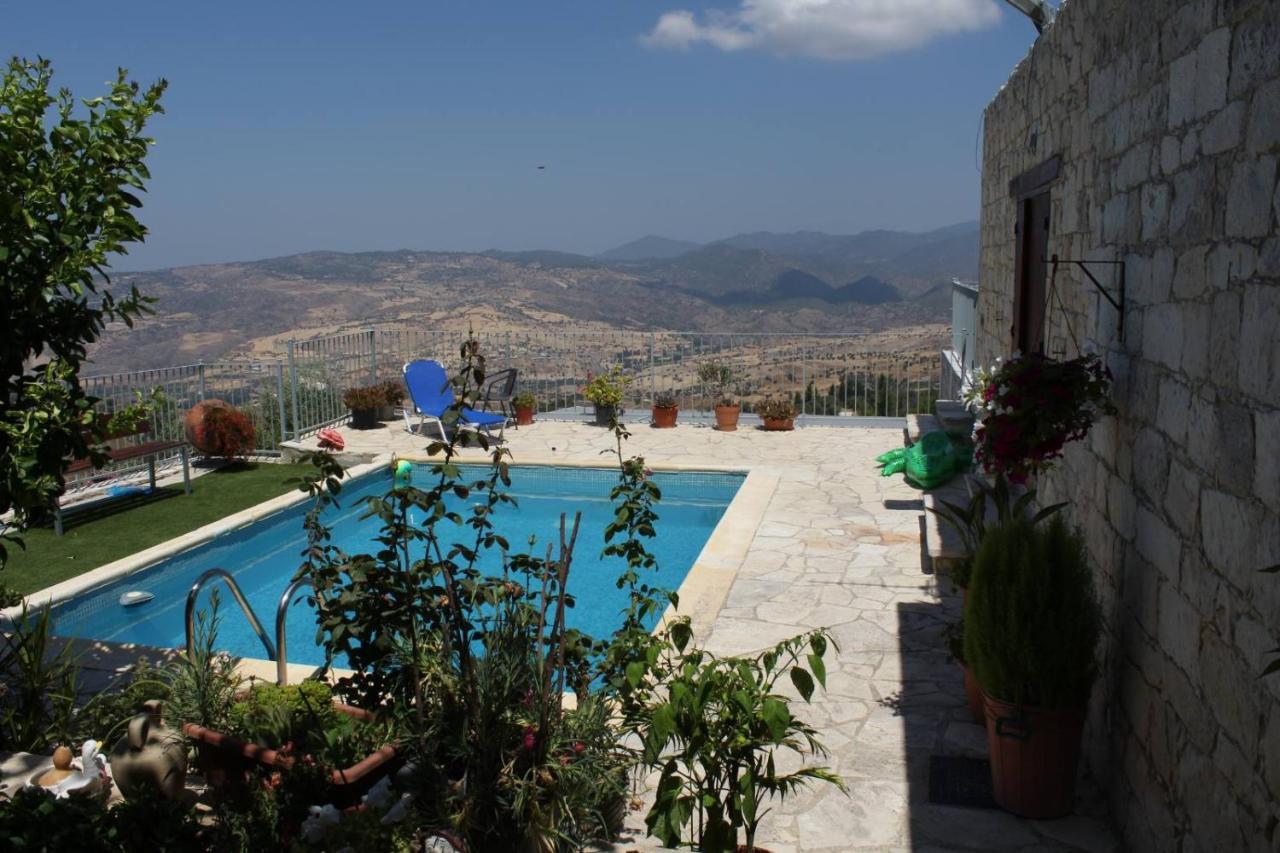Georgia'S House Bed & Breakfast Fyti Екстериор снимка